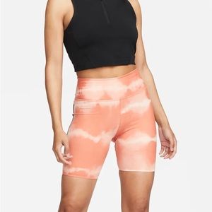Nike One Luxe Women's 7" Mid-Rise Printed Training Shorts Madder Root/Black NWT